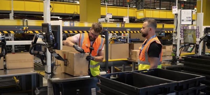 Czy Amazon zatrudnia osoby z niepełnosprawnościami? Wymagania i możliwości pracy