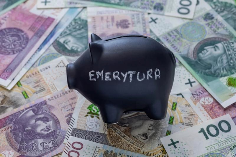 Emerytura 7000 zł brutto – ile na rękę i jak podnieść świadczenie?