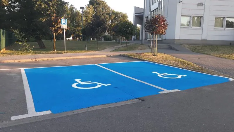 Przepisy dotyczące miejsc parkingowych