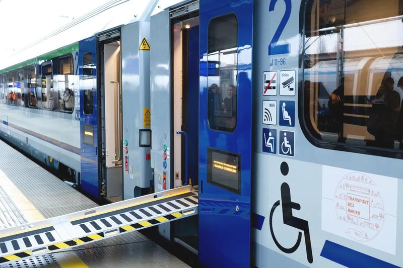 Ulgi PKP dla osób z niepełnosprawnością